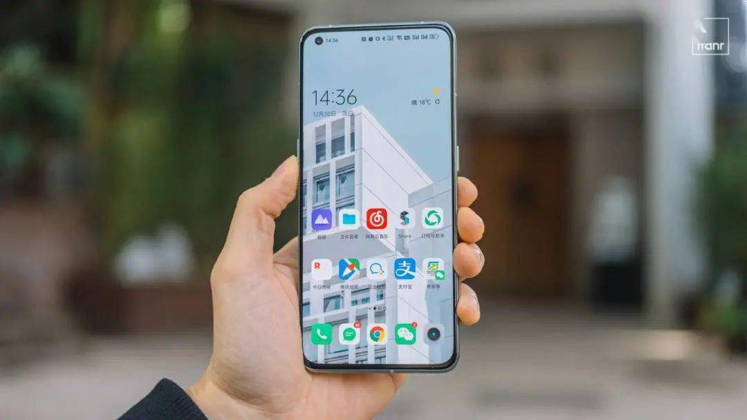 产品|真我 GT 2 Pro 体验：新骁龙 8，2K 柔性直屏，真我的高端旗舰成了？
