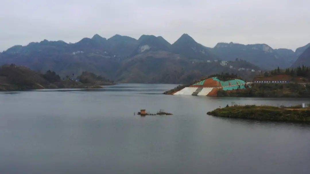 黃家灣水利樞紐工程是紫雲最大的水利樞紐工程,項目從開始開工建設到