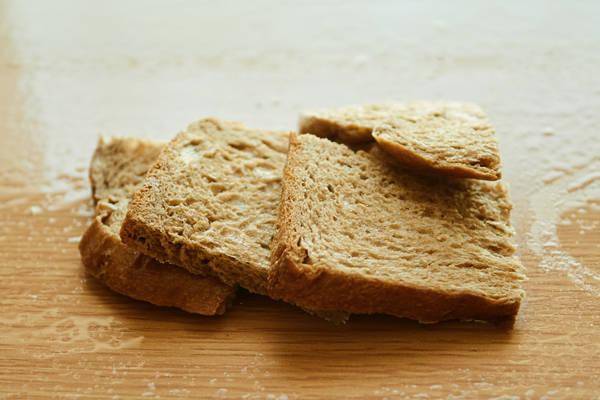 面包怎么吃降血糖最好