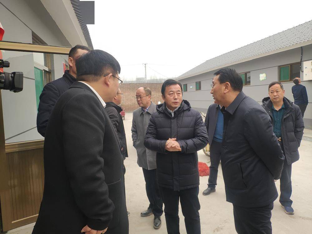 晋中市副市长郝向明在介休市调研灾后重建工作