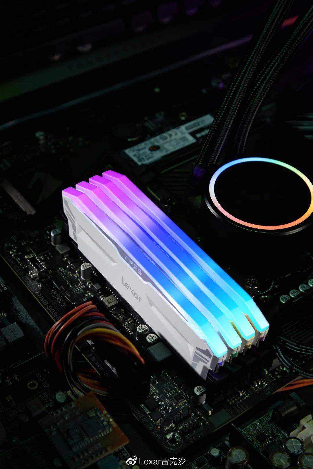 马甲|雷克沙发布 ARES RGB DDR4 战神之刃内存：最高 4000 MHz