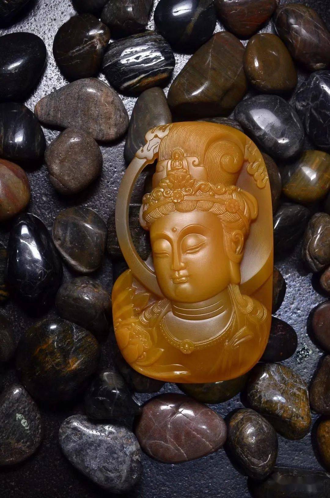陆子冈杯获金奖作品这才是玉雕界观音应该有的神态
