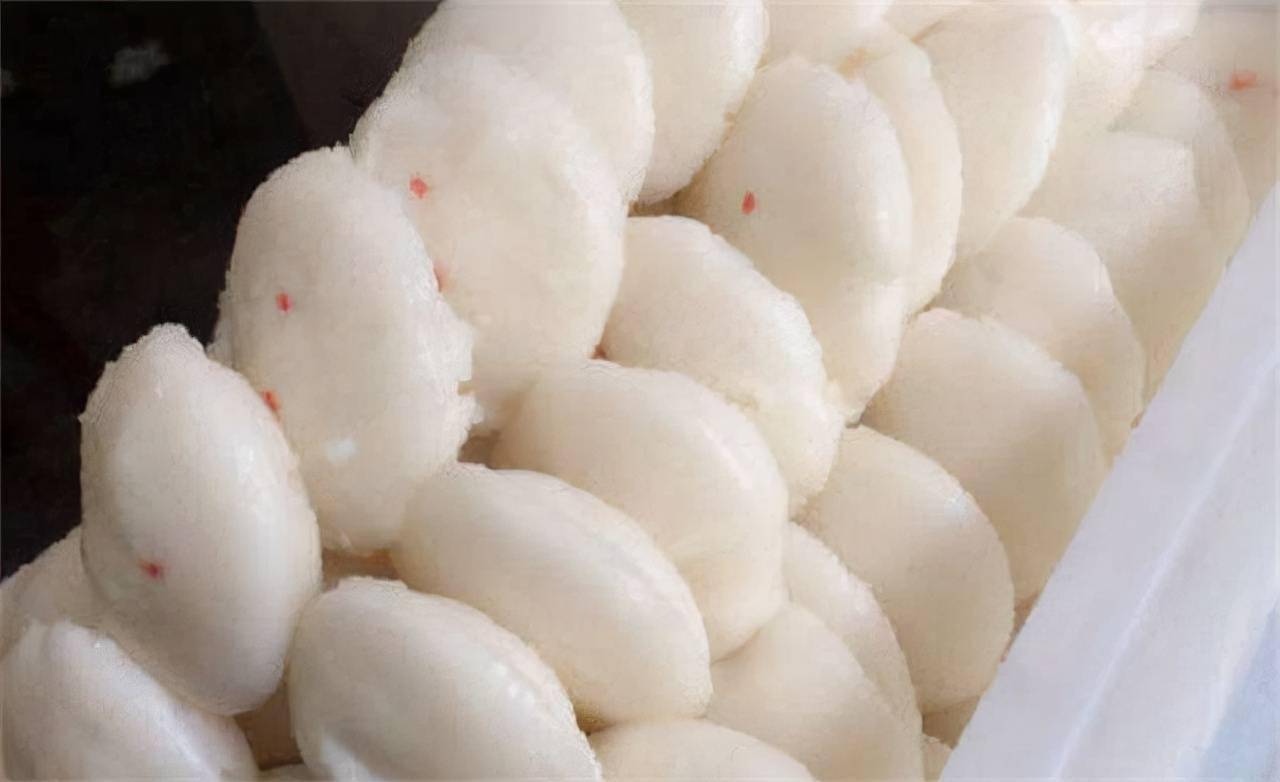 重庆残疾小伙,卖白糕成亿万富翁,宠爱妻子17年,却命丧老婆之手_汪显东