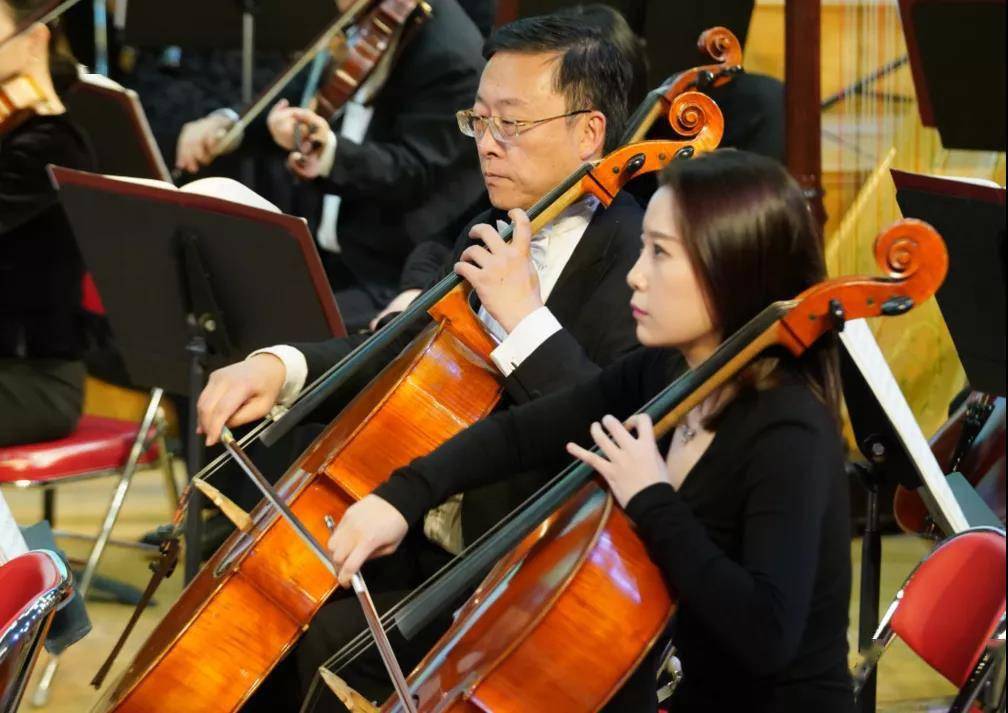 交响曲红旗颂作者 7dd67843d51c490bac6d1c14c407f730.jpeg