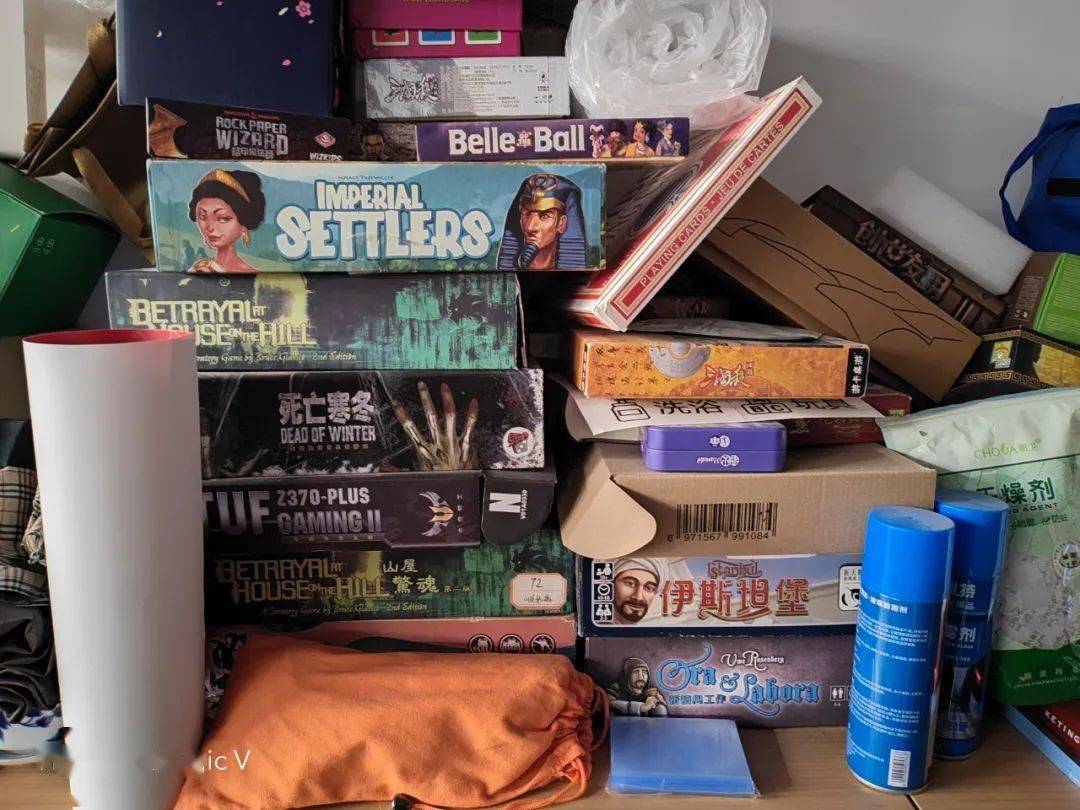 我小心翼翼用了两天荣耀折叠屏，结果它在发布会上直接被摔了。。。