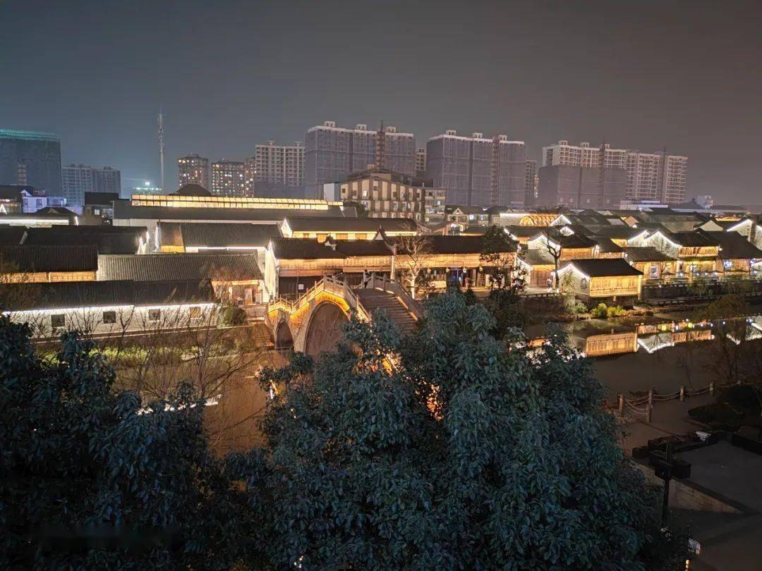 我小心翼翼用了两天荣耀折叠屏，结果它在发布会上直接被摔了。。。