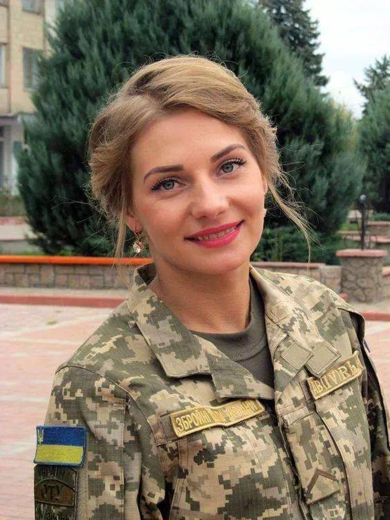 世界各国女兵照片飒爽英姿太美了