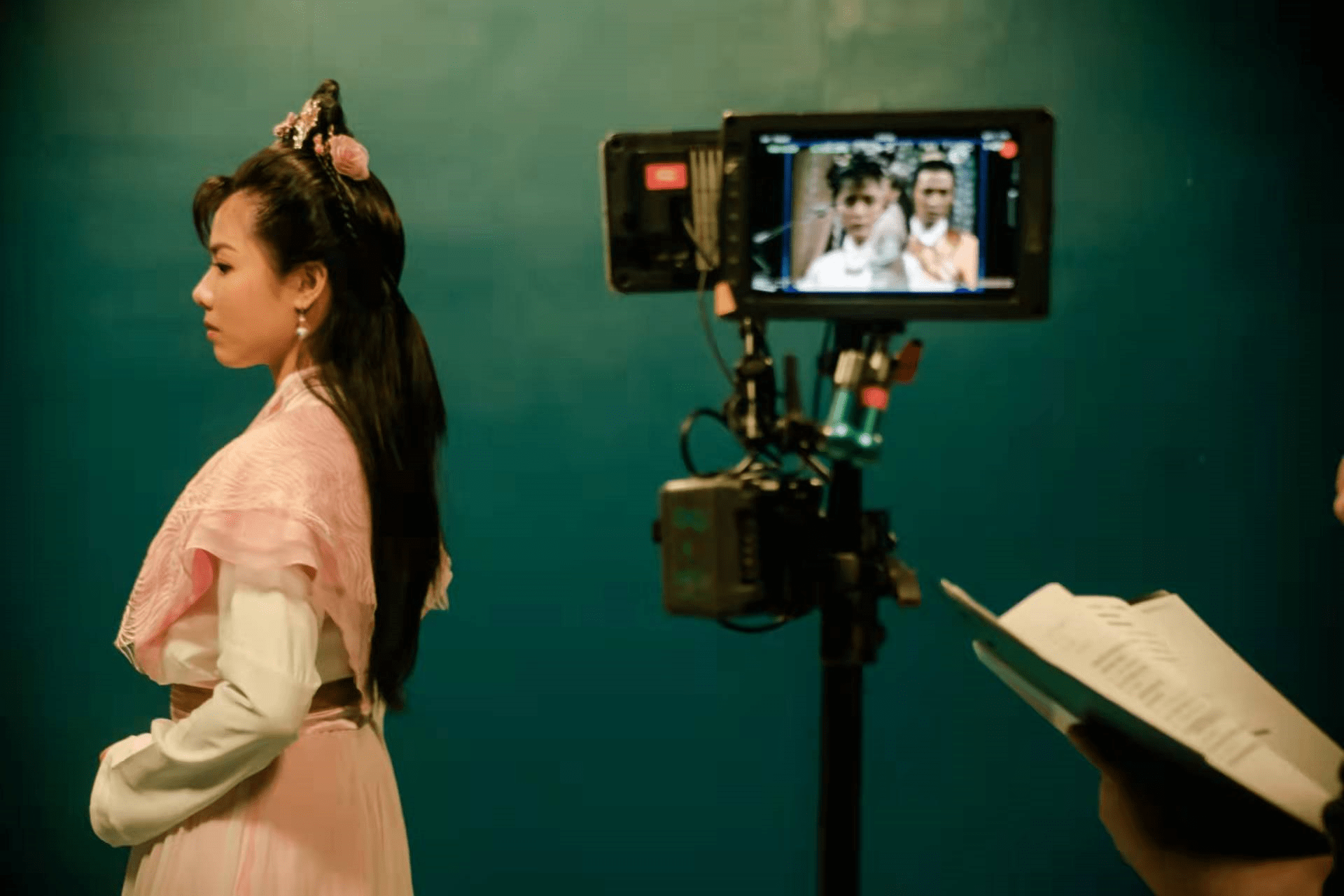 角色|TVB上位小花扮演小龙女，惊人仙气迷倒众人，气质不输李若彤