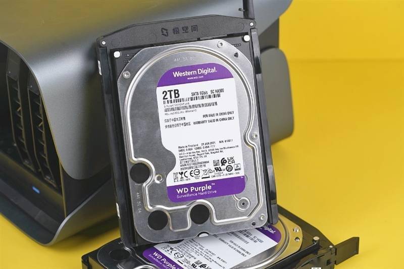 真正能和群晖抗衡的NAS！极空间新Z4评测：很多重要功能远强于同类产品