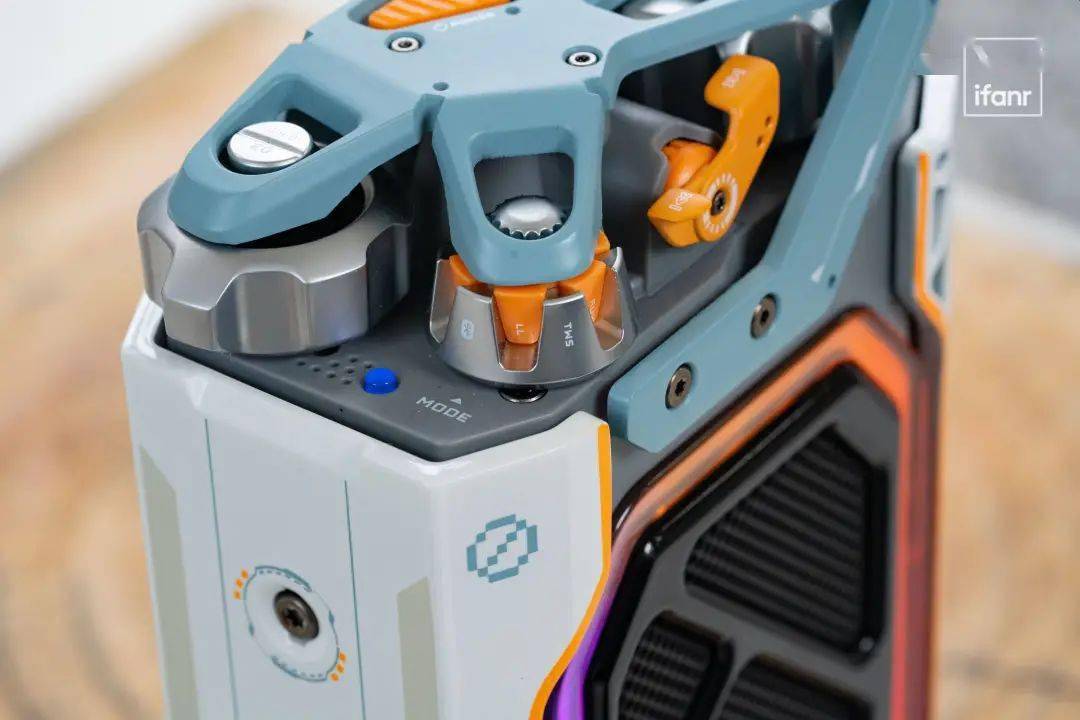 魅族白金独角兽赛博音箱图赏：联手猫王，再造潮品音箱