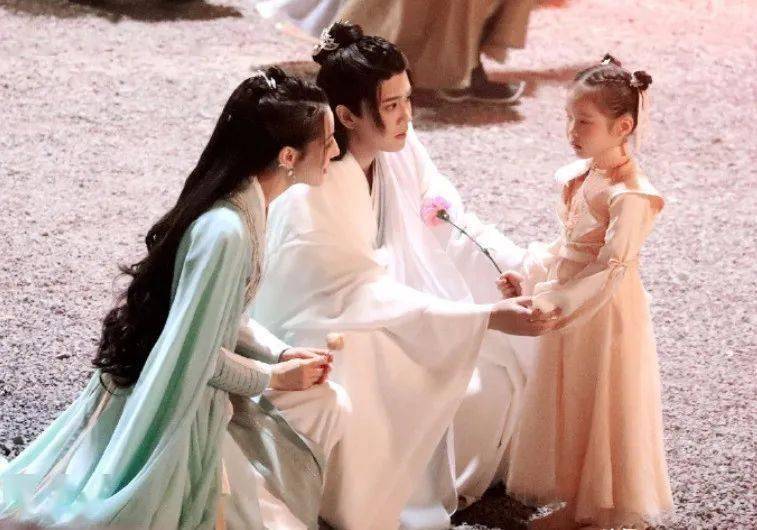 演技|全网夸的演技，就这？！