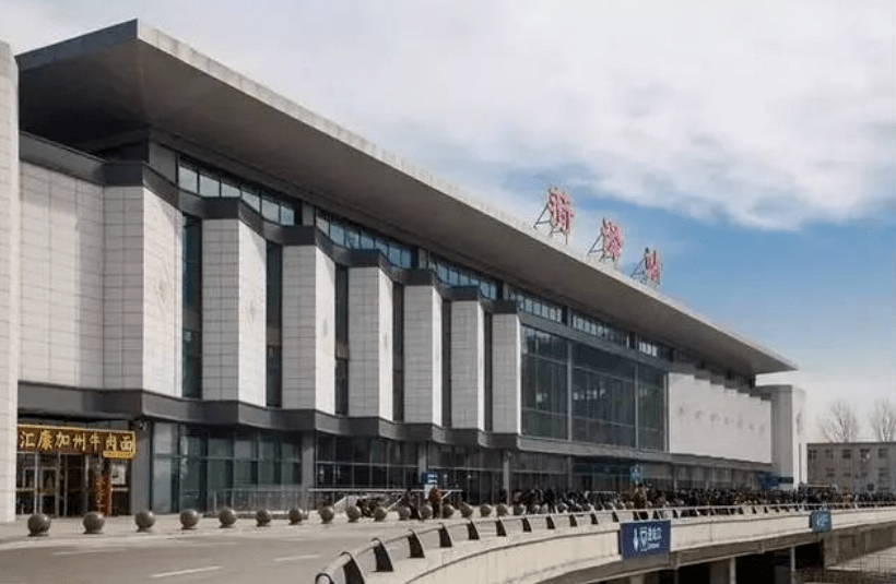 ""郓城的快上车了!""鄄城的上这边这边"熟悉的乡音,熟悉的味道.