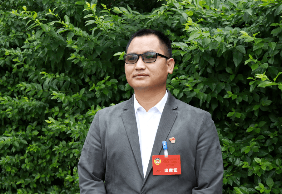 车古乡党委副书记 李志翔上午聆听了县委陈勇宏书记在