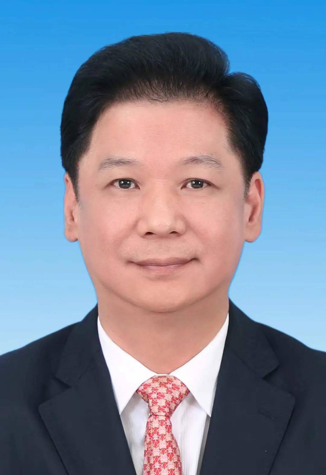 女,汉族,1964年4月生,大学(硕士),中共党员,当选为江门市人大常委会副