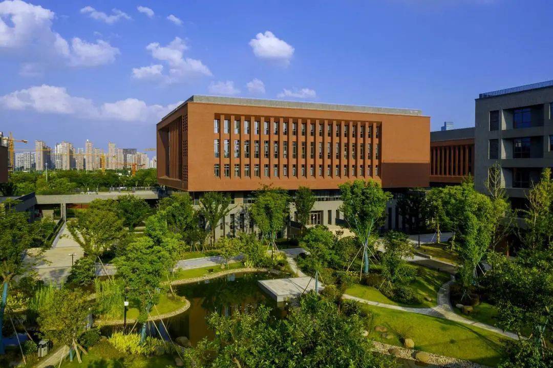 校园采风杭州第二中学钱江学校赓续名校文脉打造科技校园