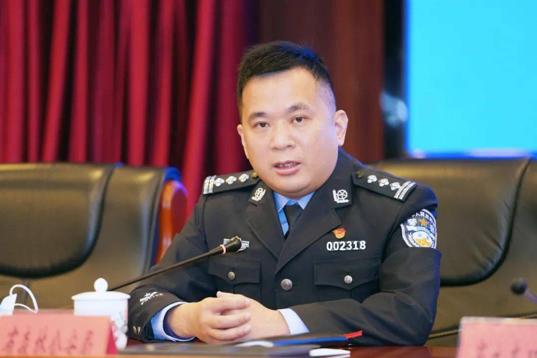 省森林公安局刑侦治安支队长吴晓刚答记者问问题:请问公安机关在打击