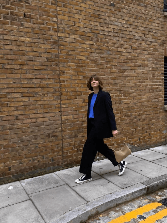 细节一身黑，换个穿法更时髦