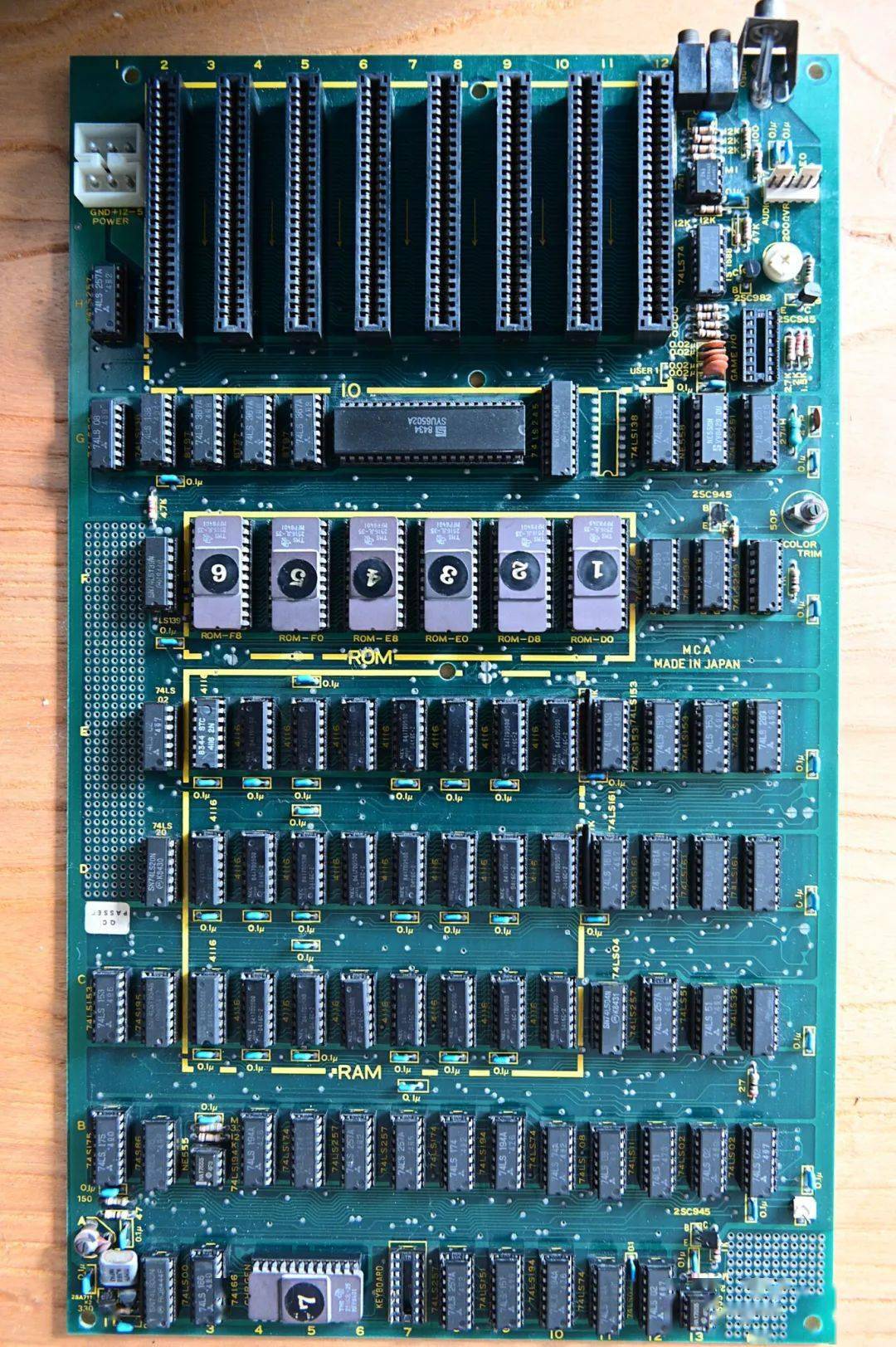 极客逻辑 GeekLogic - APPLE II 的影子——仿制机