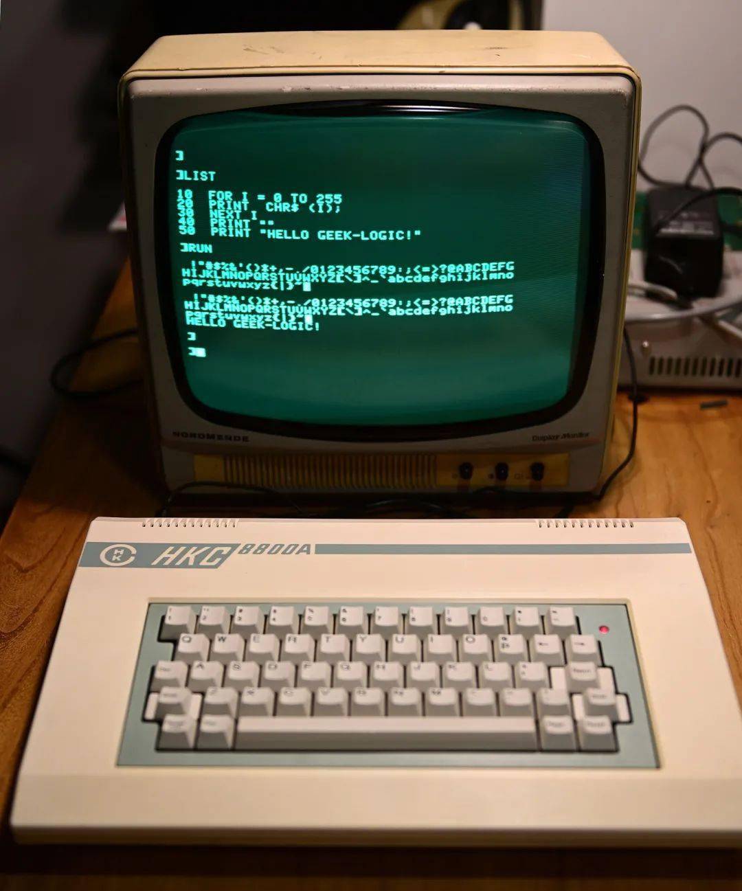 极客逻辑 GeekLogic - APPLE II 的影子——仿制机