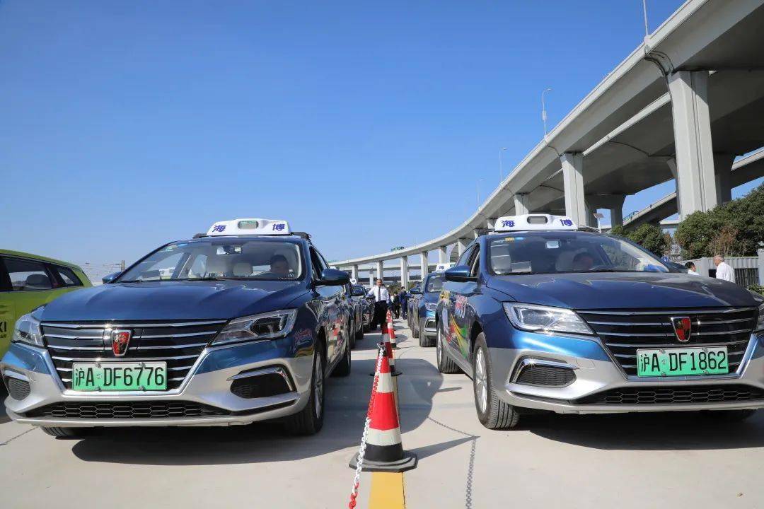 资管公司所属海博出租银辉车队正式上路营运服务