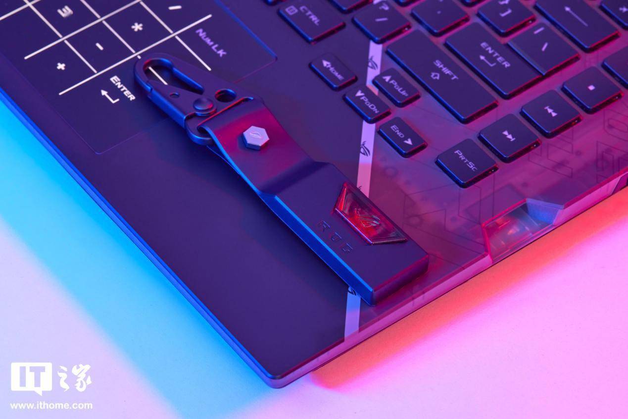 信仰|ROG 枪神 6 图赏：12 代酷睿 + 双显三模，旗舰性能与信仰的碰撞