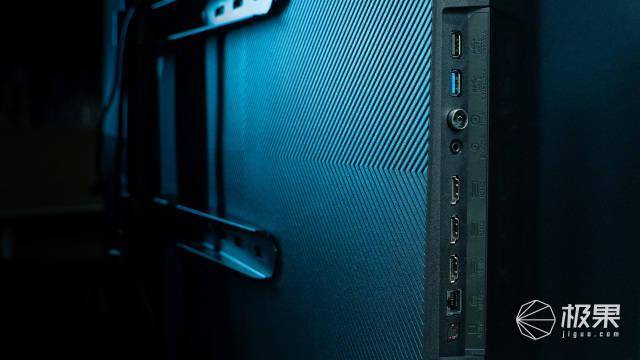 创维S82深度评测：专业调色师都“挑不出刺”的屏幕，怎么盘出不一样的美感？