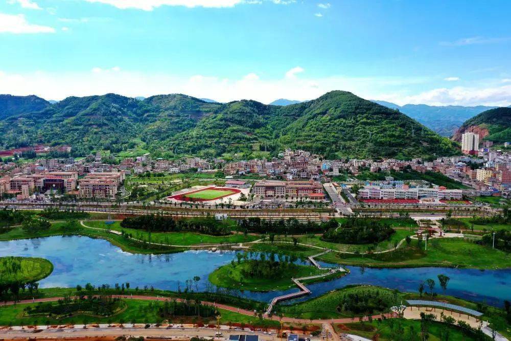 近年来,昭通市鲁甸县深入贯彻新发展理念,坚持以改善民生福祉为出发点