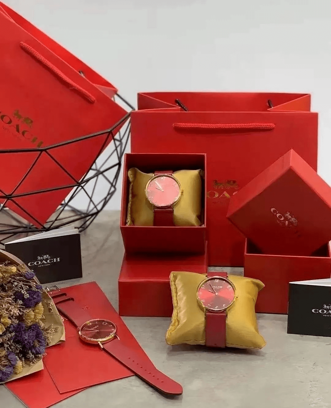 coach虎年手表仅299创意红包内有100个国家外币故宫又出新品