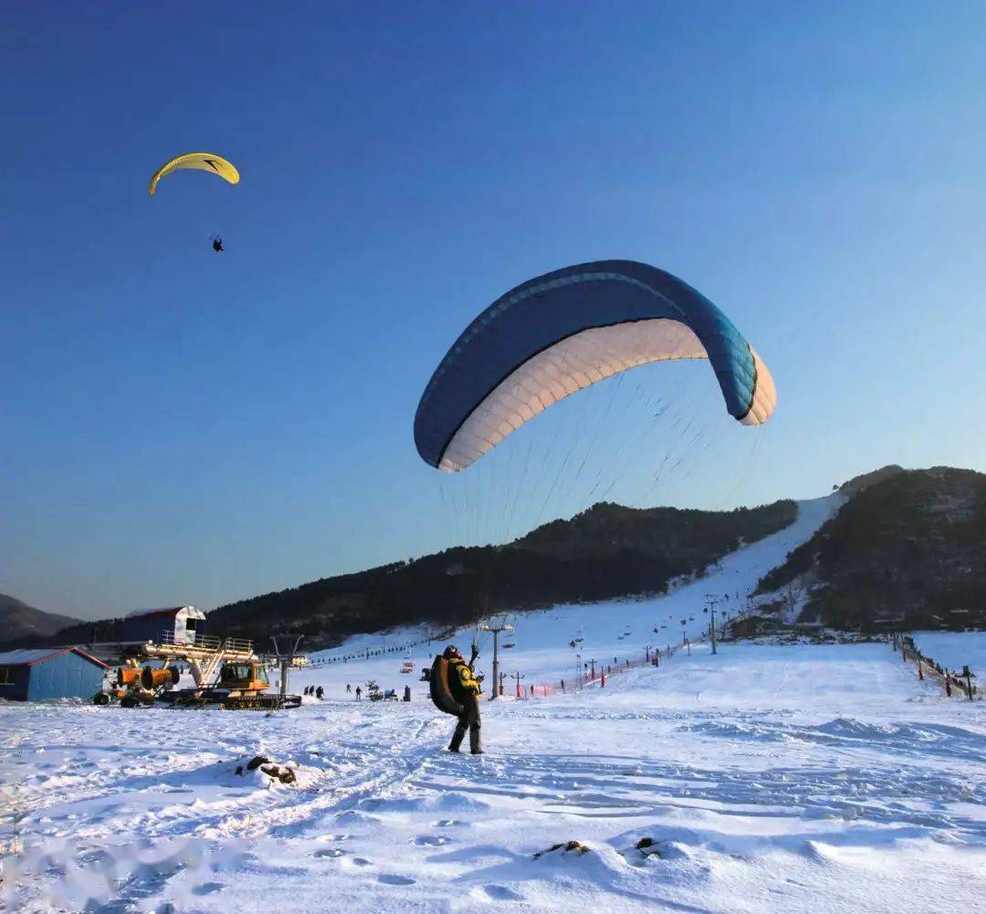 到辽阳弓长岭温泉滑雪场挑战激情滑翔,感受冬日狂野在辽阳汤河温泉