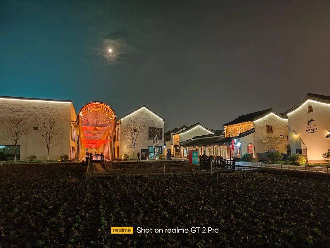 四款骁龙8系列手机拍照横评！各有各的离谱。。。