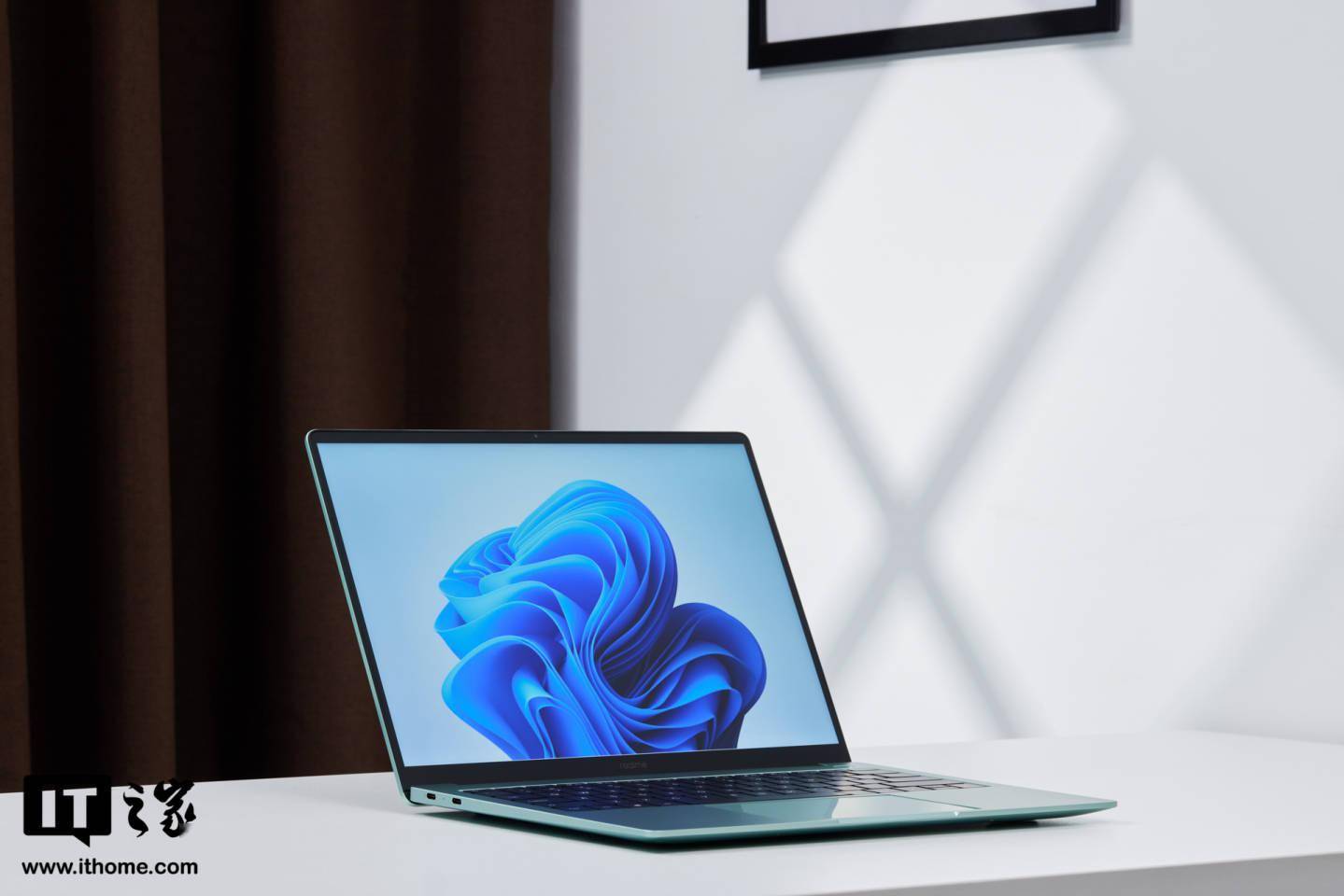 Book|【IT之家开箱】realme Book 增强版笔记本天空青色图赏
