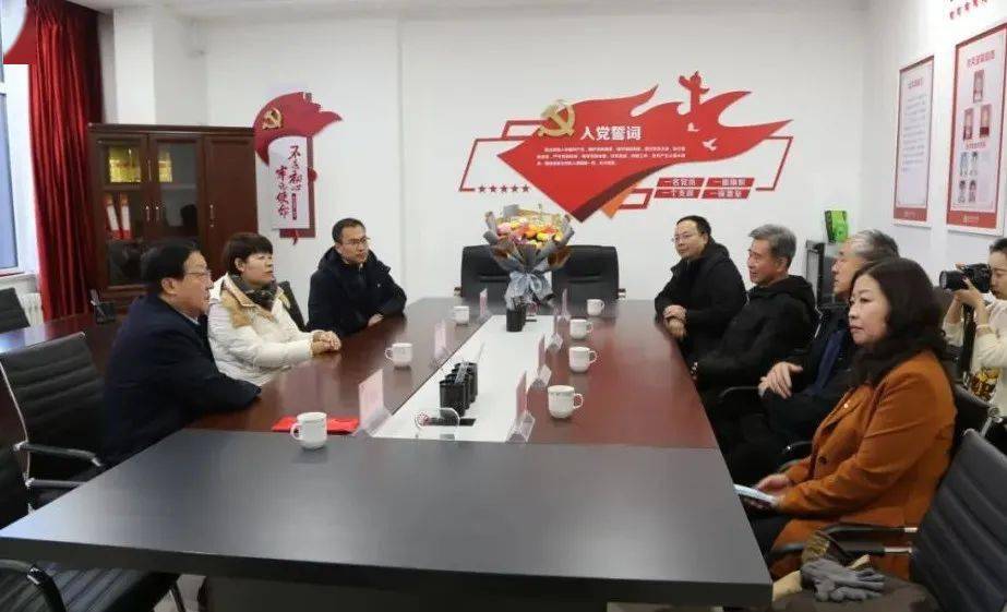 春节前夕,市政府副市长齐秀丽慰问退休教师_包头_郝振生_工作