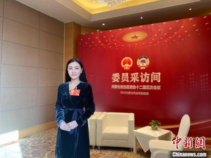 通讯内蒙古政协委员王金梅分饰两角小故事也可以有大流量