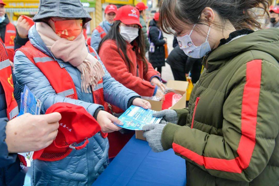 活動現場設置舞臺互動區,品牌展示區,網紅打卡區,冰雪樂園競技區等,為