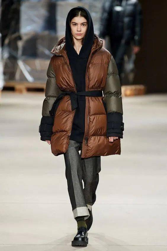 身材 “大衣”失宠了？现在流行这么穿！保暖又显瘦！