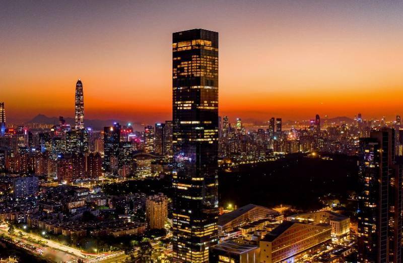 深圳文华东方酒店开业，拥有8家餐厅和酒吧，可俯瞰城市风景