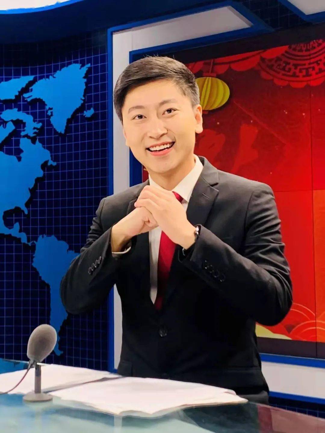 东营市广播电视台主持人,国家一级播音员,毕业于山东艺术学院播音与