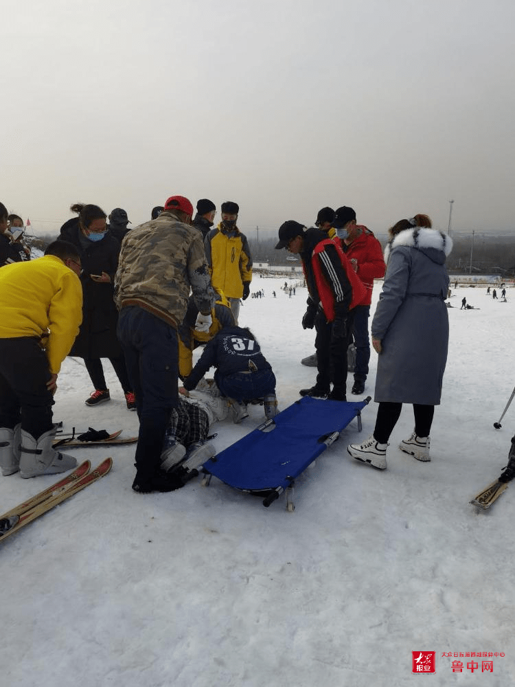 事發淄博!一中學生突然抽搐暈倒…_段超群_患者_滑雪場