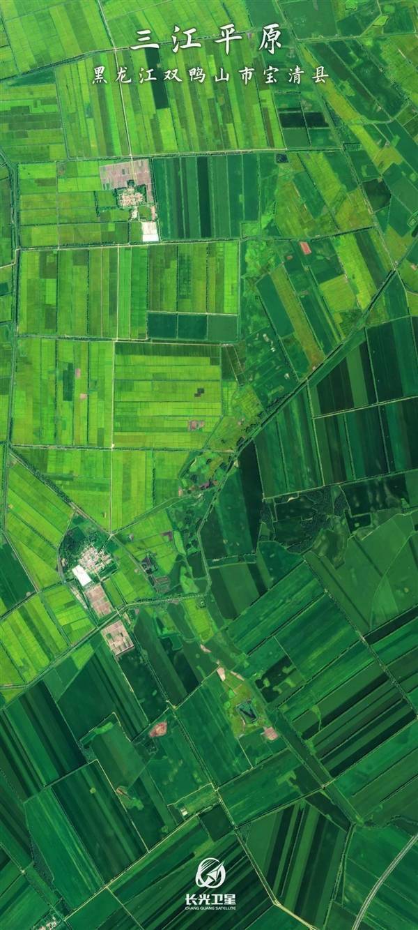 1亿像素吉林一号卫星高清俯瞰中国田野真地大物博