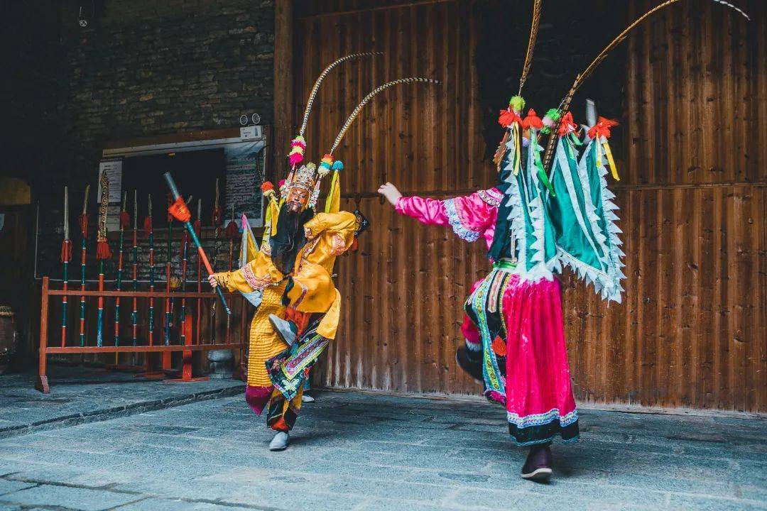 康养福地瀑乡安顺国家非遗文化安顺地戏百年老腔唱古风一戏唱尽百年情