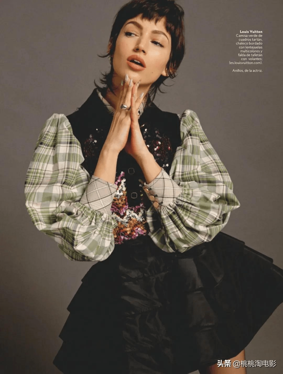 纸钞屋女星乌苏拉科尔维罗杂志大片西班牙玫瑰明艳动人