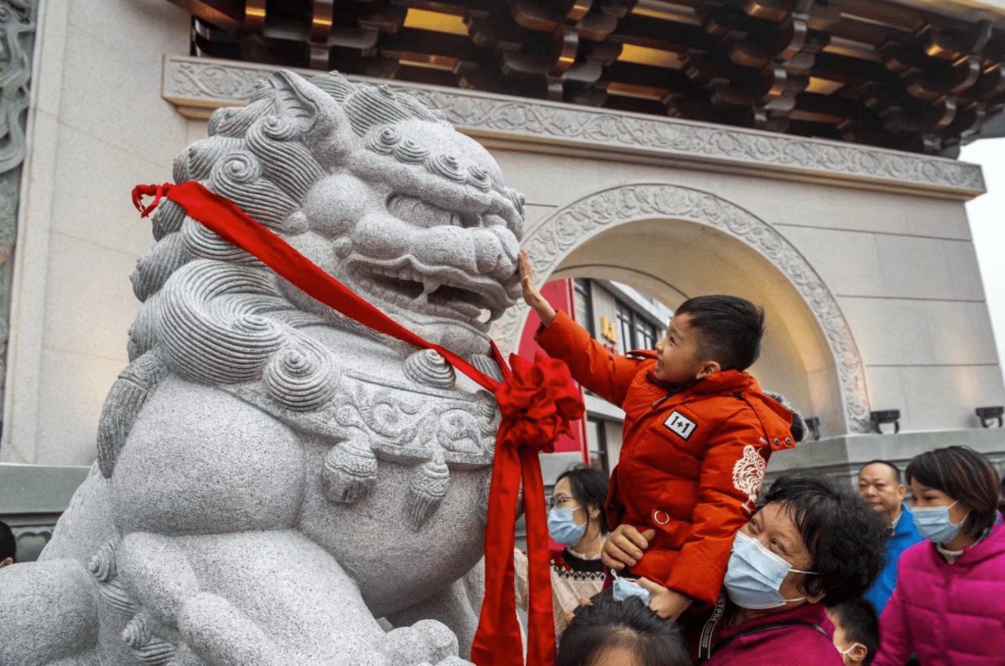 超气派！碧江牌坊今日落成，佛山顺德再添一“地标牌坊”