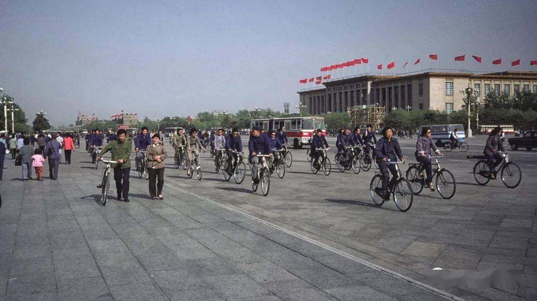 憶苦思甜 1981年的一些街景_年代_轎車_蘇聯