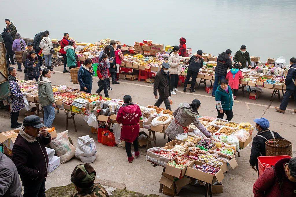 元江那诺集市图片