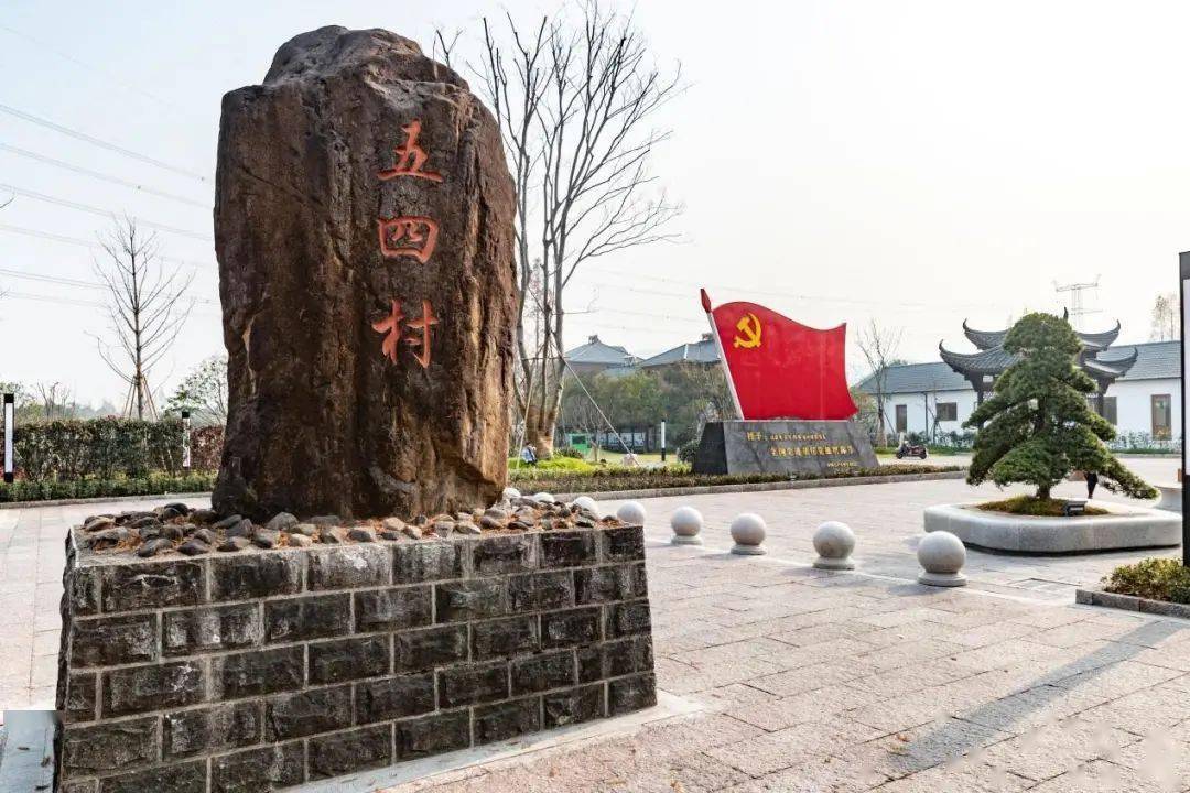 特邀嘉宾园内整整六大板块:长颈鹿主题乐园,鸟类湿地公园,萌宠部落