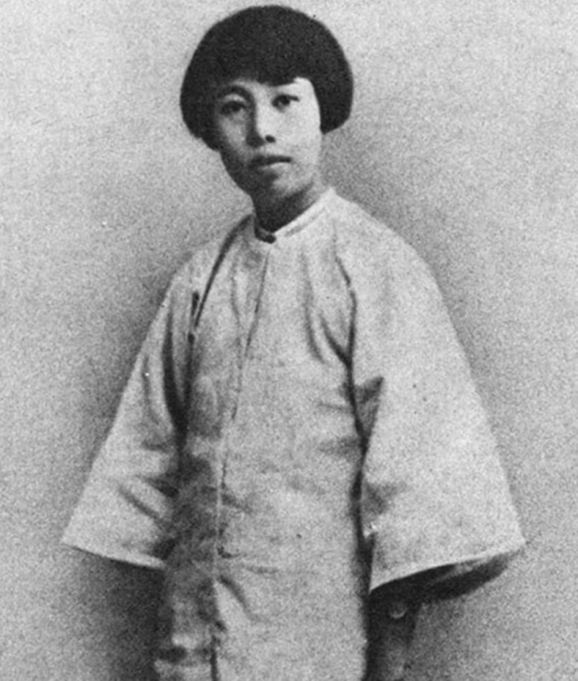 许广平参与罢课活动被学校开除无处可去鲁迅将她带回家中避难