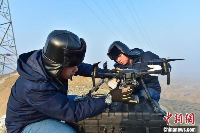 春节保电齐上阵 无人机巡航3分钟搞定4个小时脚程