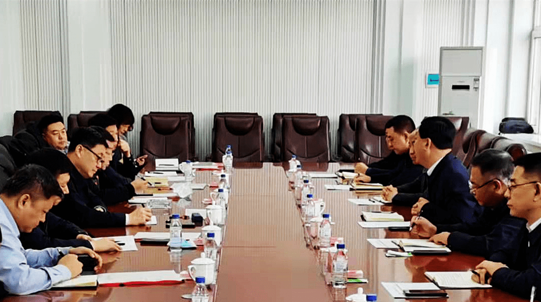 市局党组书记,局长张意海春节期间走访慰问贫困户并