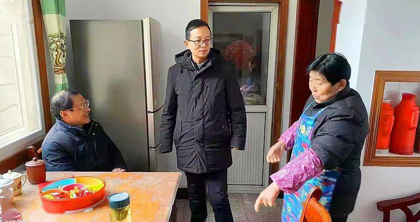 伍建强率队慰问退休干部_旅游_文化_桐城市
