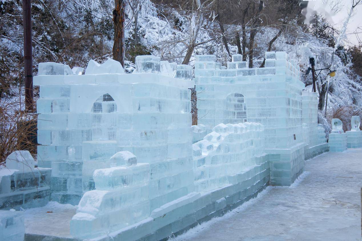 长城造型冰雕.